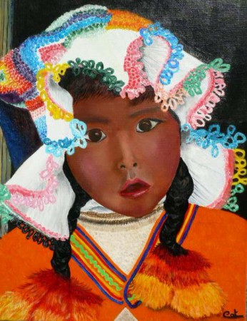 Portrait d'une petite péruvienne à l'habit traditionnel.